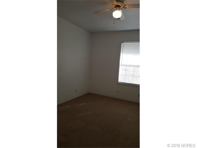 5831 S 33rd West Avenue, Tulsa, OK 74107