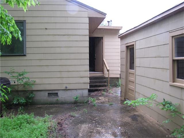 2909 E Woodrow Street, Tulsa, OK 74110