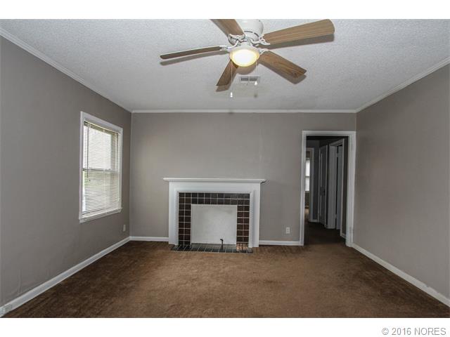 2136 S Oswego Place, Tulsa, OK 74114