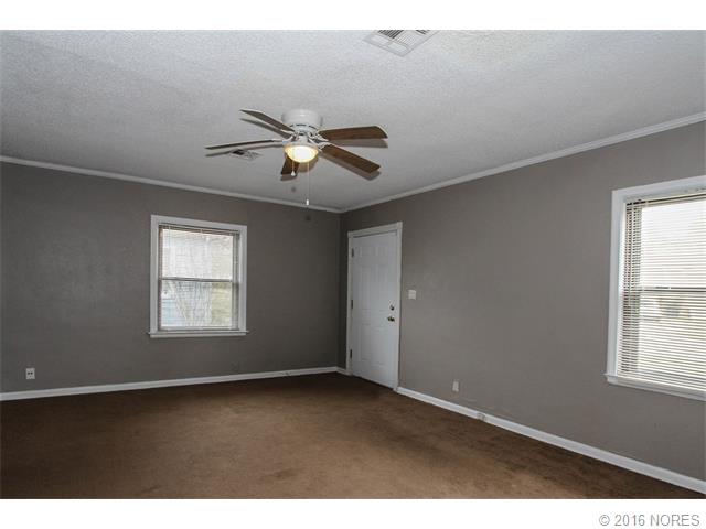 2136 S Oswego Place, Tulsa, OK 74114