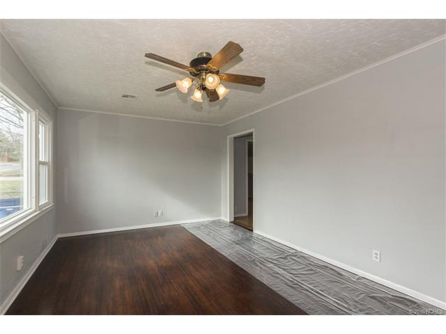 6943 E Latimer Place, Tulsa, OK 74115