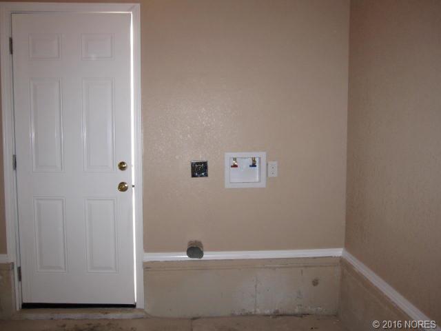 4690 N Main Street, Tulsa, OK 74126