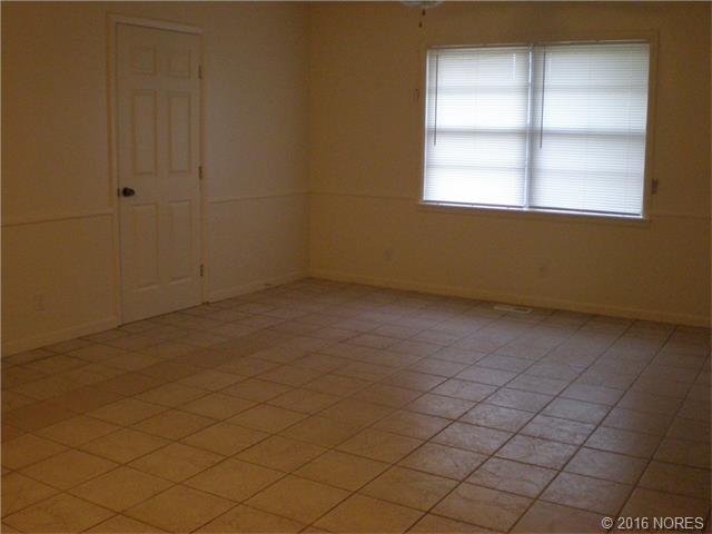 11427 E 6th Street, Tulsa, OK 74128