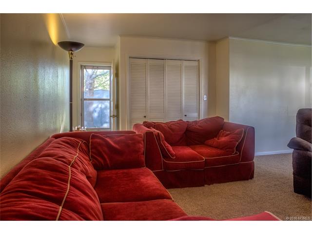 3317 S Jamestown Avenue, Tulsa, OK 74135