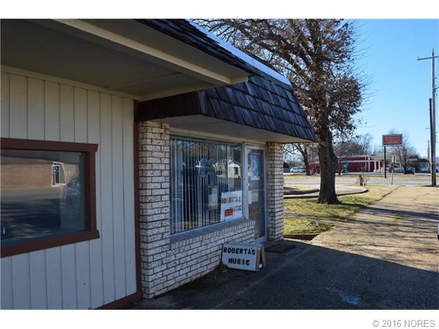 121 W Main Street, Chouteau, OK 74337