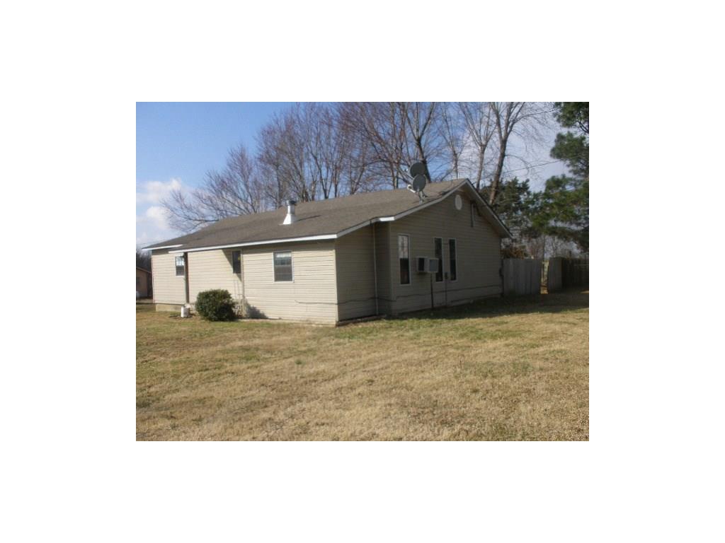 212 Spencer St., Colcord, OK 74338