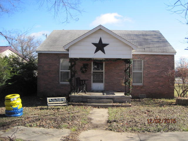 202 N Elm St, Commerce, OK 74339