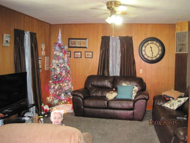 202 N Elm St, Commerce, OK 74339