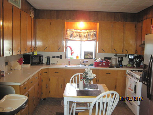 202 N Elm St, Commerce, OK 74339
