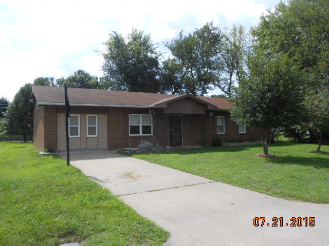604 Meadowlark Ln, Commerce, OK 74339