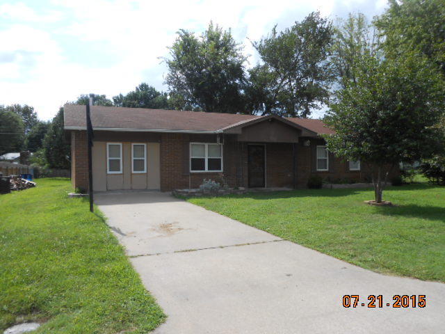 604 Meadowlark Ln, Commerce, OK 74339