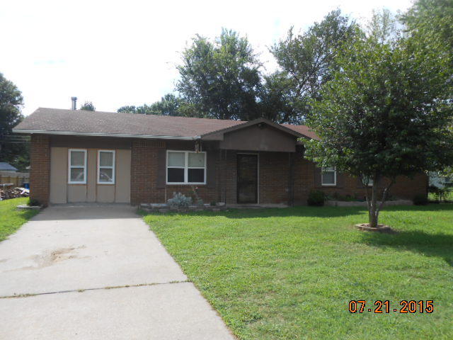 604 Meadowlark Ln, Commerce, OK 74339