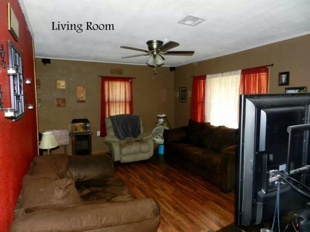 119 N Perry St, Fairland, OK 74343
