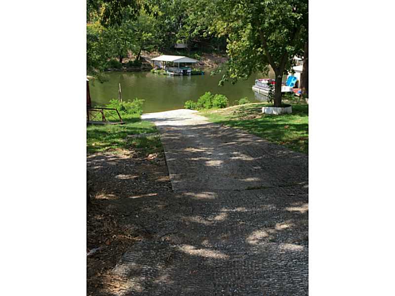 25520 627 Rd S, Grove, OK 74344