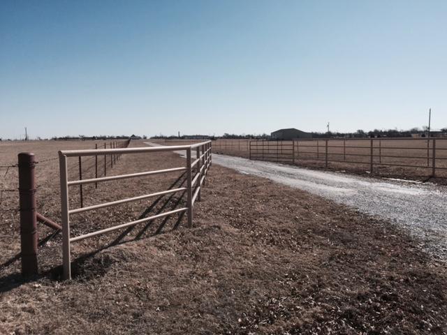 E 310 Rd, Grove, OK 74344