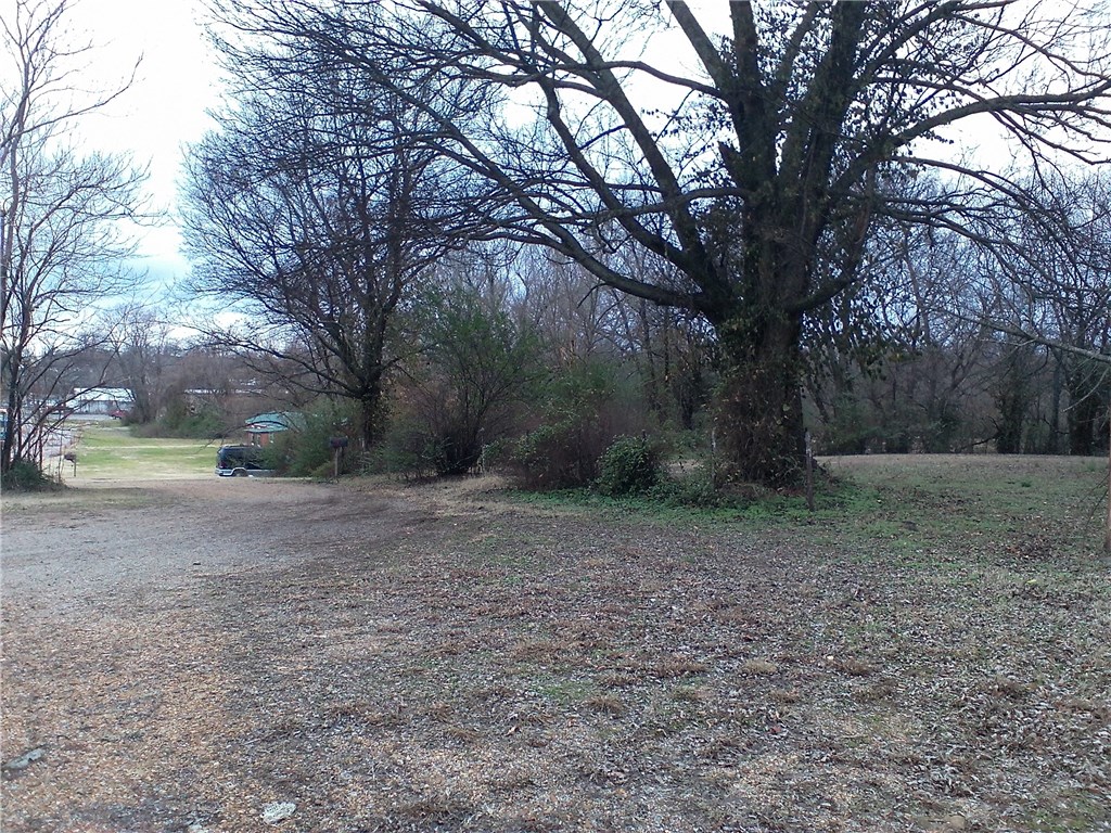 116N Main, Grove, OK 74344