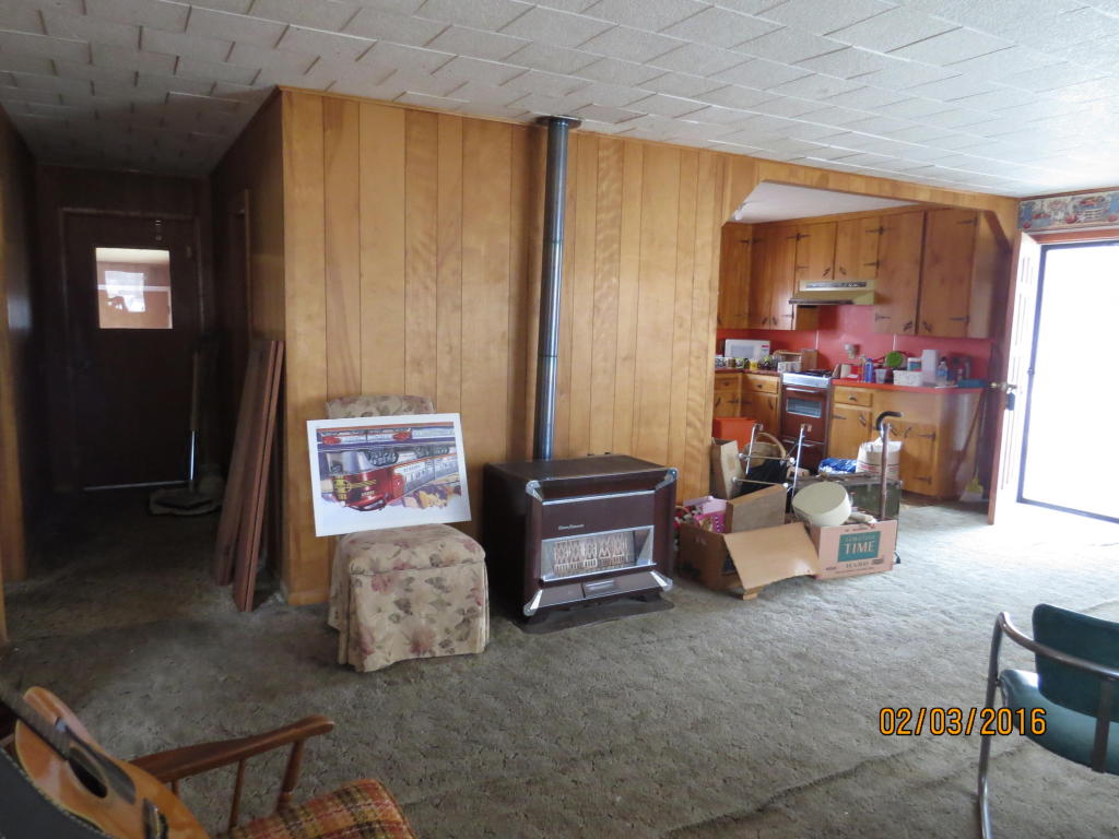 904 W 7th St, Grove, OK 74344