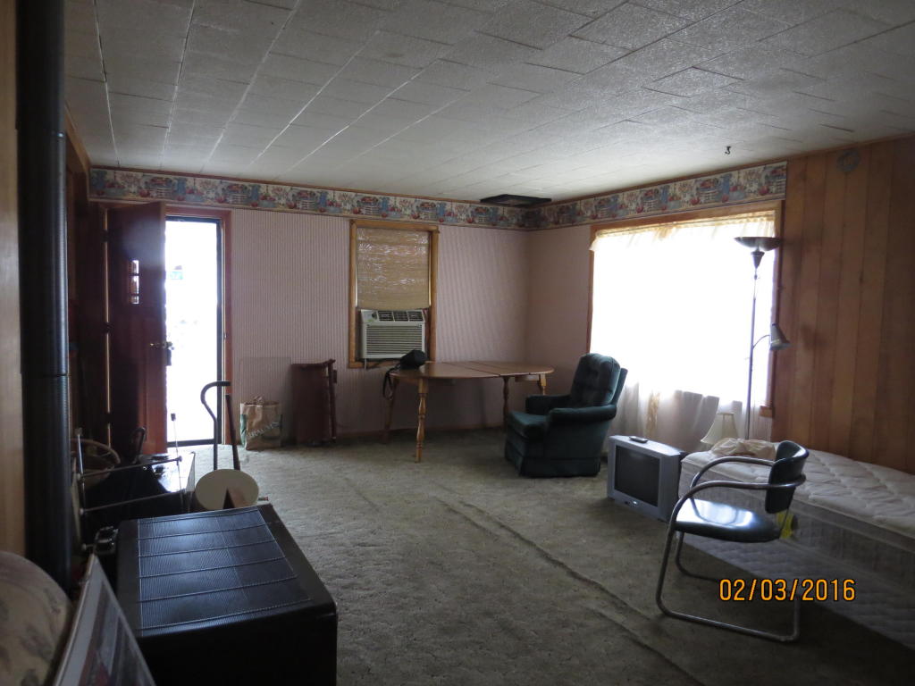904 W 7th St, Grove, OK 74344