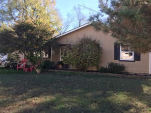 118 E 6th St, Grove, OK 74344