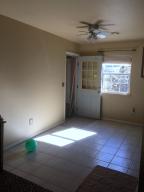 118 E 6th St, Grove, OK 74344