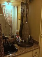 118 E 6th St, Grove, OK 74344