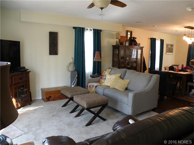 1106 W 15th Street, Grove, OK 74344
