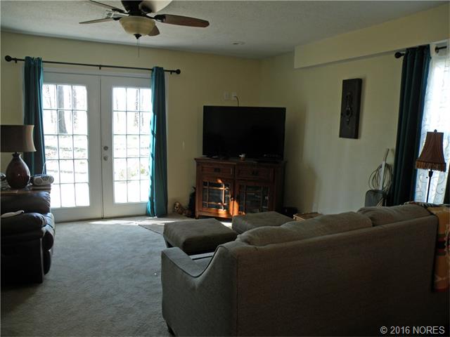 1106 W 15th Street, Grove, OK 74344