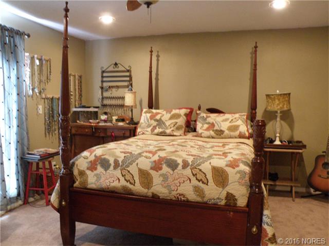 1106 W 15th Street, Grove, OK 74344