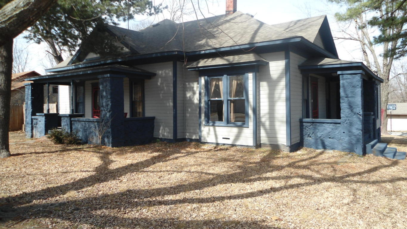 217 E 7TH ST, Grove, OK 74344