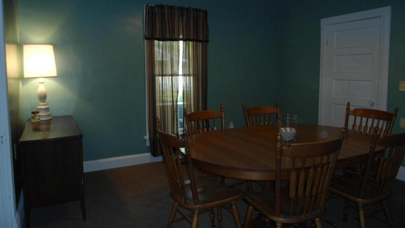 217 E 7TH ST, Grove, OK 74344