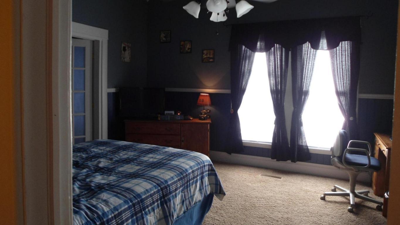 217 E 7TH ST, Grove, OK 74344