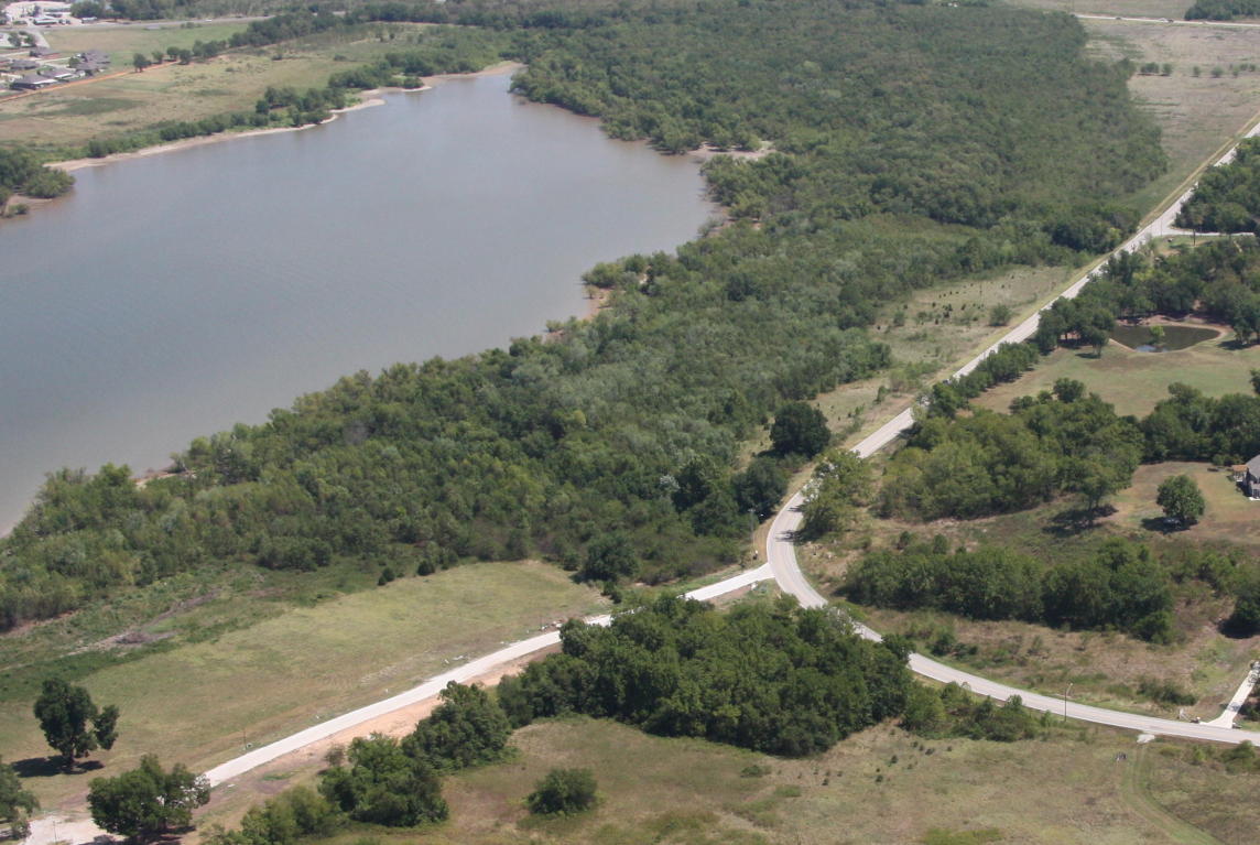 Bay Crest Ave, Grove, OK 74344