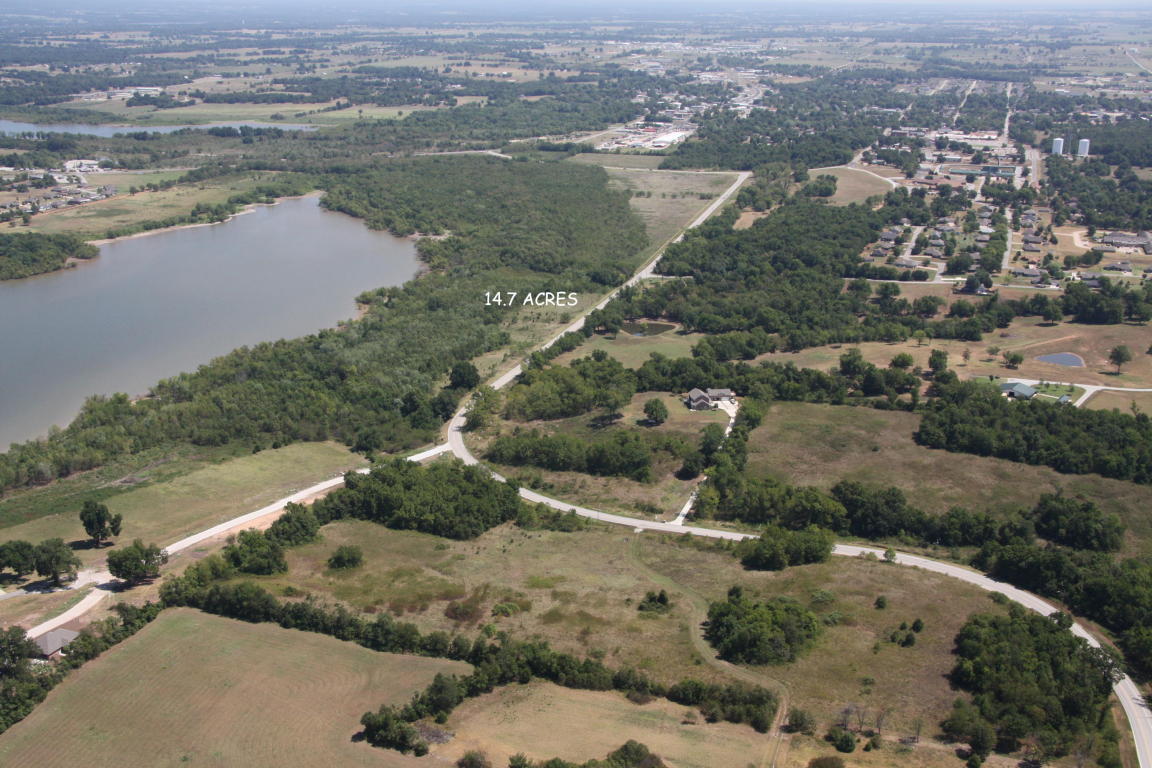 Bay Crest Ave, Grove, OK 74344