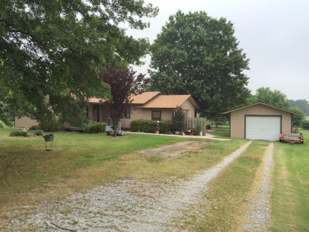 1595 W 63rd St, Grove, OK 74344