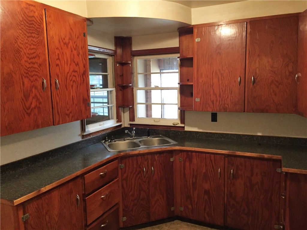 573W CherokeeST, Jay, OK 74346