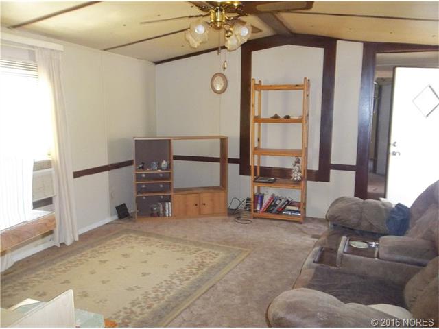 1725 Berryhill Road, Kansas, OK 74347