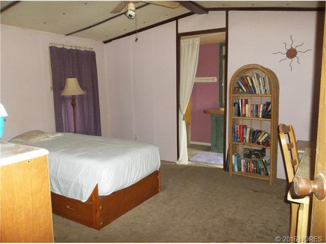 1725 Berryhill Road, Kansas, OK 74347
