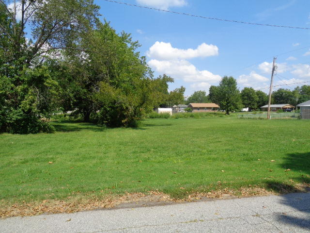 17th and F NW, Miami, OK 74354