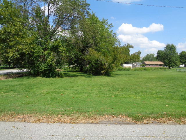 17th and F NW, Miami, OK 74354