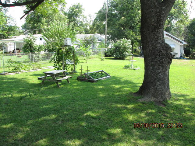 610 G St NE, Miami, OK 74354