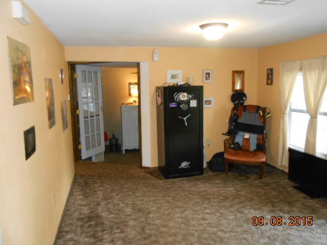 903 5th Ave NW, Miami, OK 74354