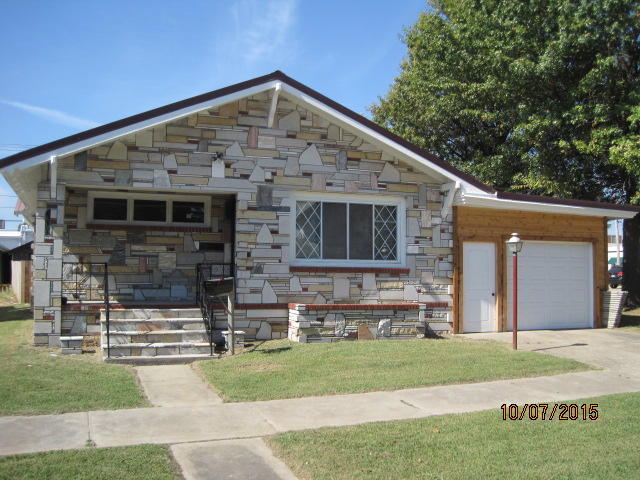 210 A St SE, Miami, OK 74354