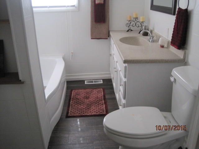 210 A St SE, Miami, OK 74354