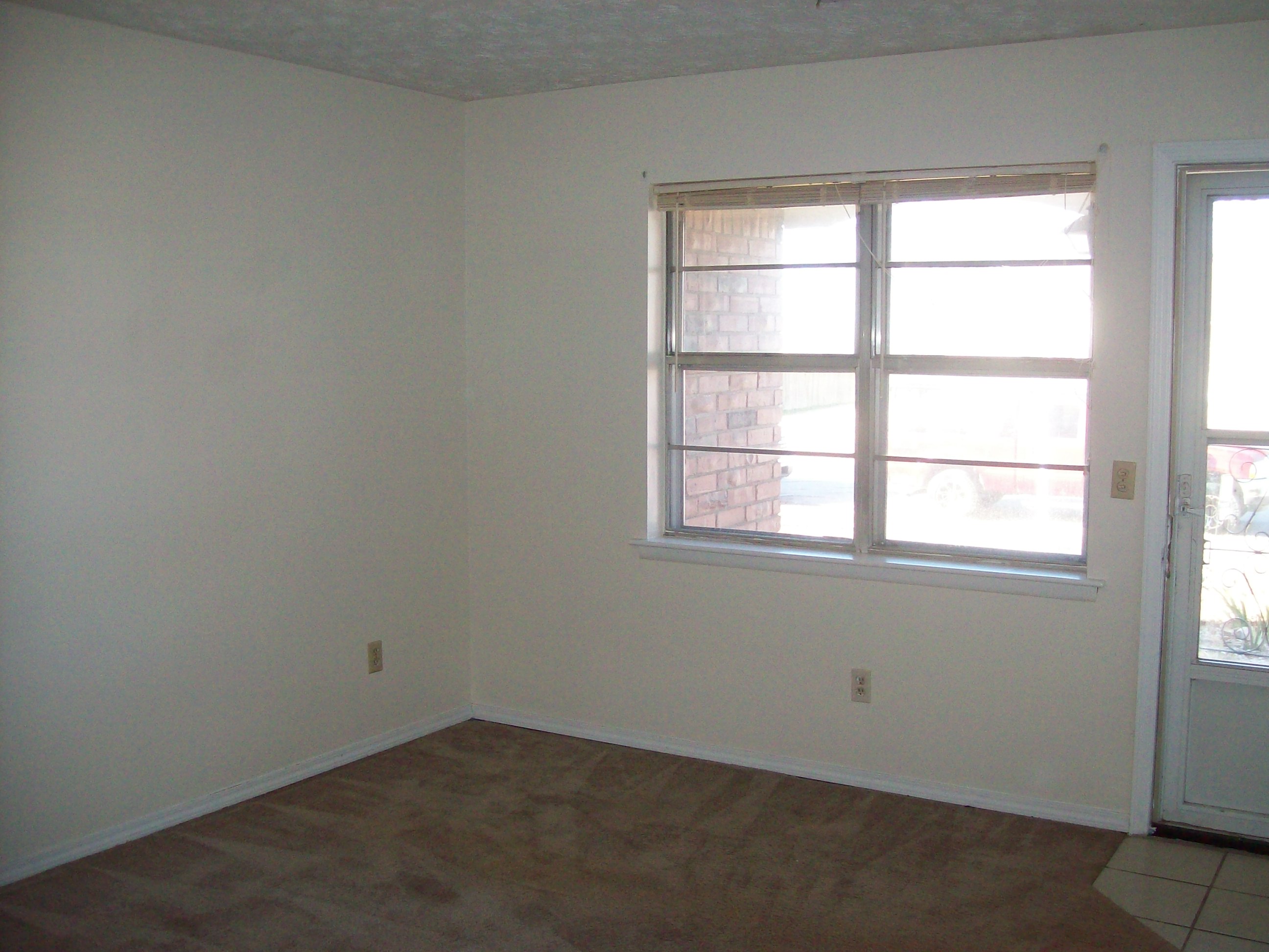 409 N Oklahoma St, Pryor, OK 74361