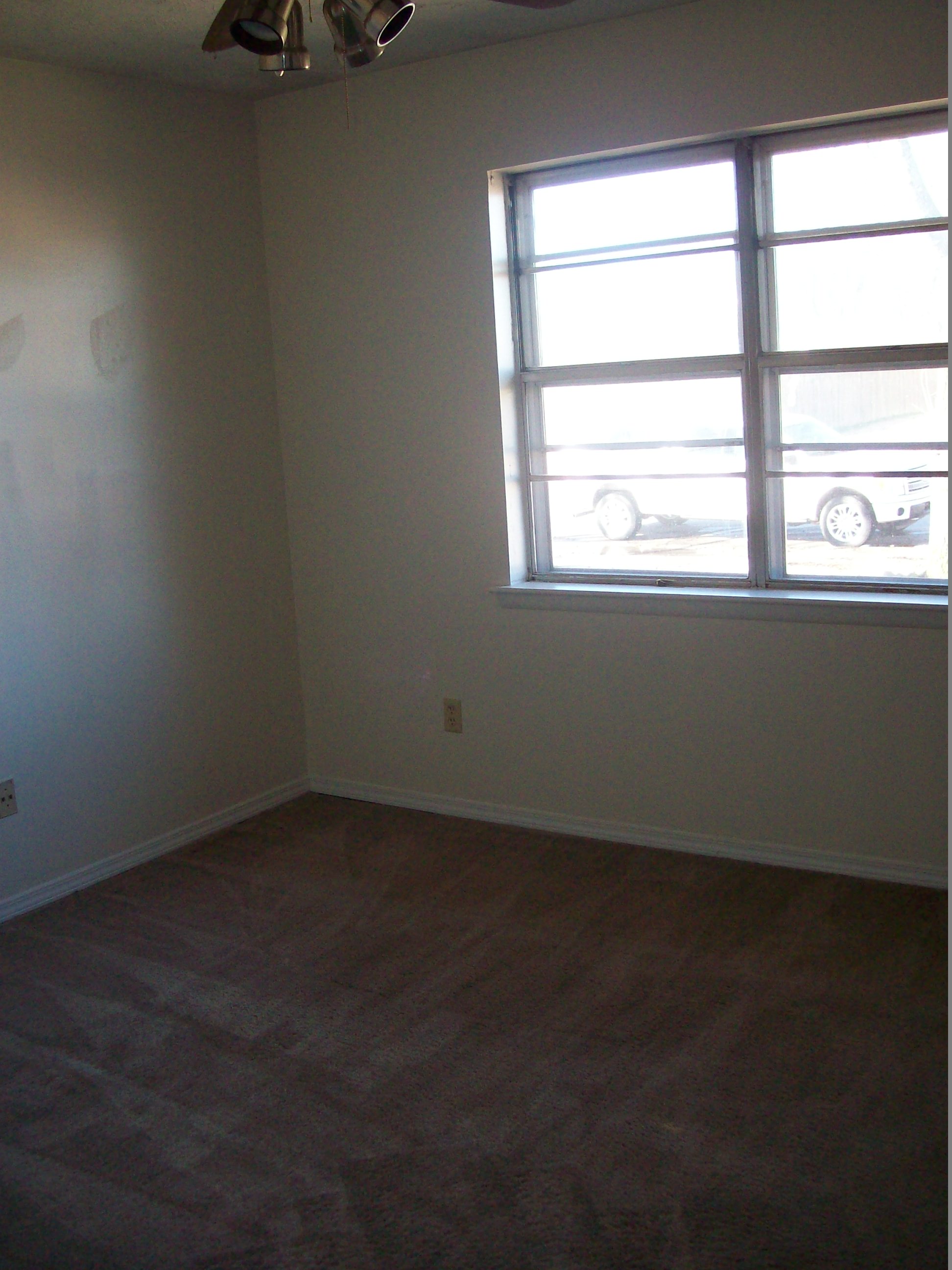 409 N Oklahoma St, Pryor, OK 74361