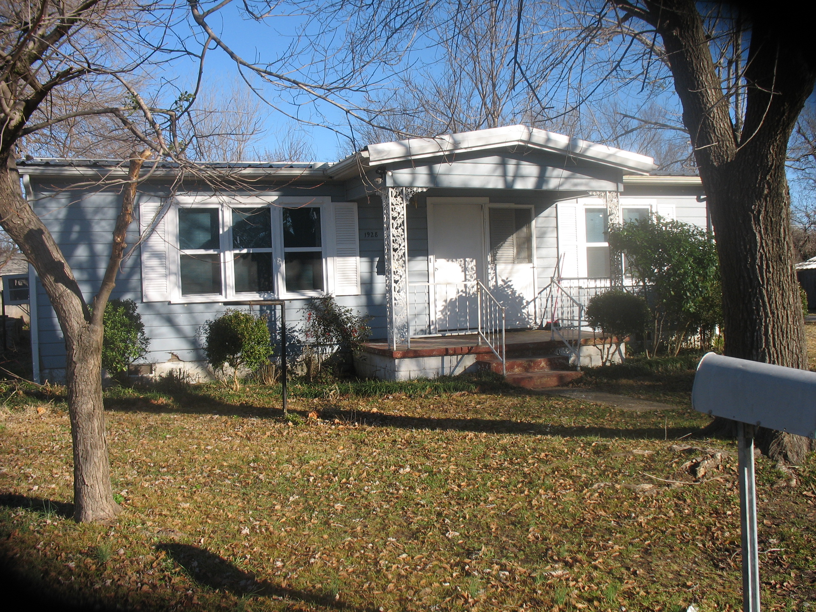 1928 Sallie St, Muskogee, OK 74403