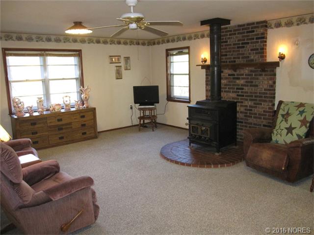 415038 E 1097 Road, Checotah, OK 74426