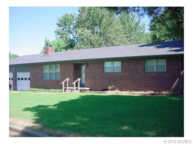 613 Iris Drive, Checotah, OK 74426