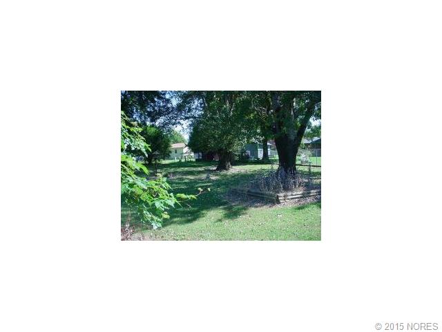 613 Iris Drive, Checotah, OK 74426