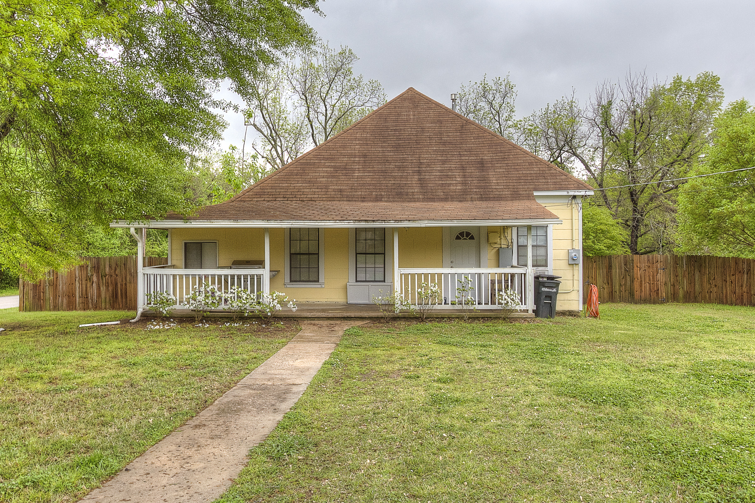 204 W Walnut Street, Coweta, OK 74429